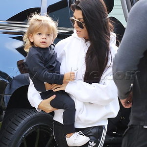 X17_kourtney_kardashian_reign_121116_01.jpg