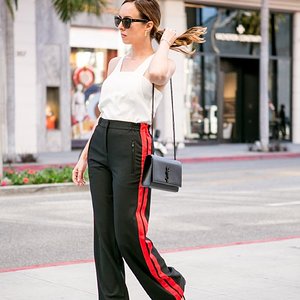 15263918_how-to-wear-track-pants-like-a-supermodel_tb4b6c661.jpg