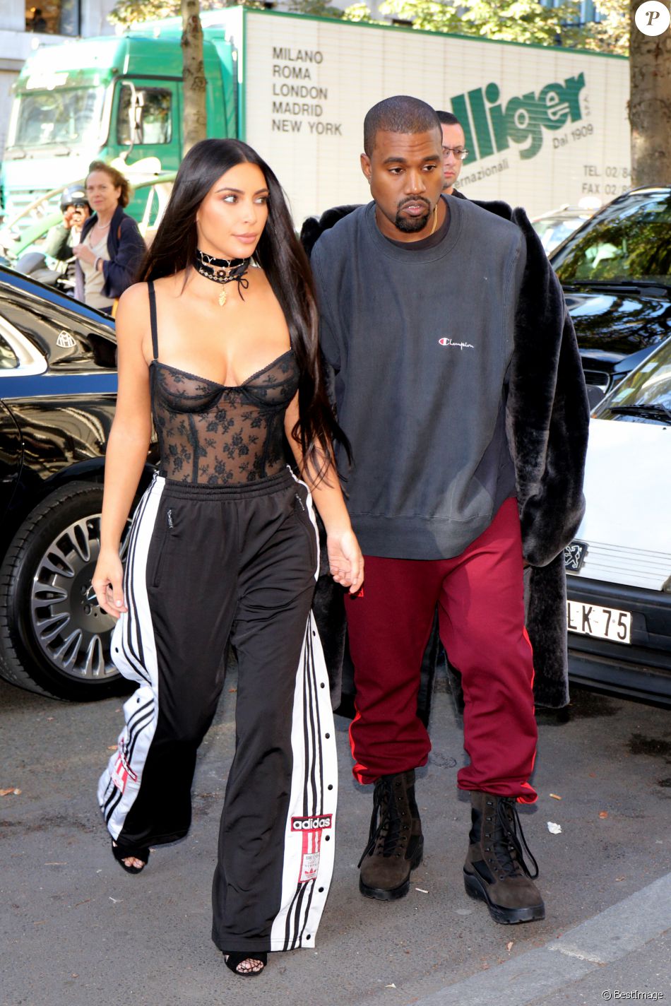 2681892-kim-kardashian-et-kanye-west-la-famill-950x0-2.jpg