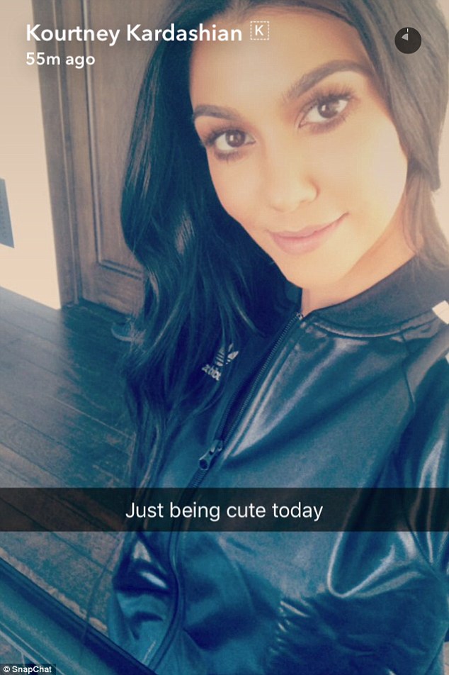 3956E7D500000578-3835240-Play_time_Kourtney_Kardashian_was_seen_having_some_fun_on_Snapch-m-13_1476309203582.jpg