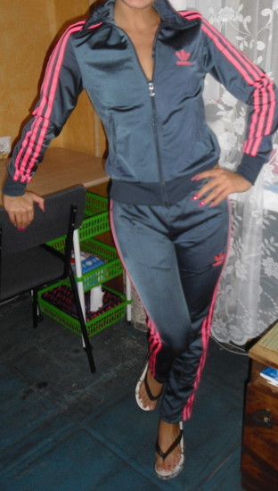 Adidas pink shop and grey tracksuit