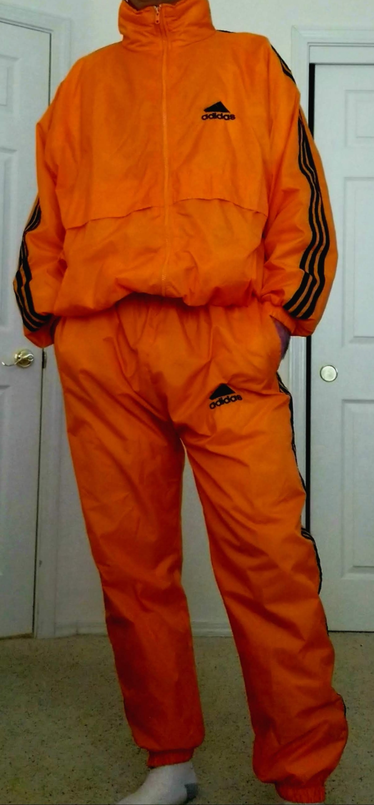 Halloween adidas.    :)