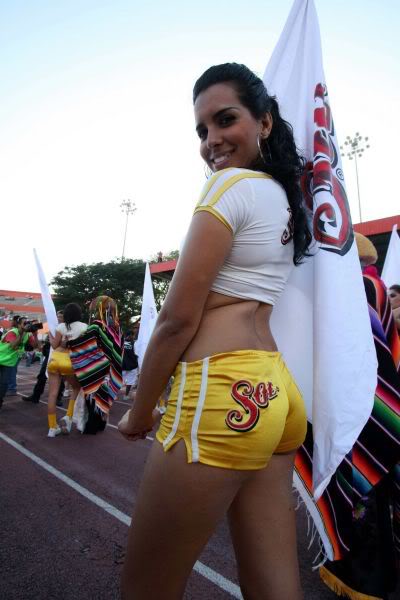 mexican cheerleaders 02